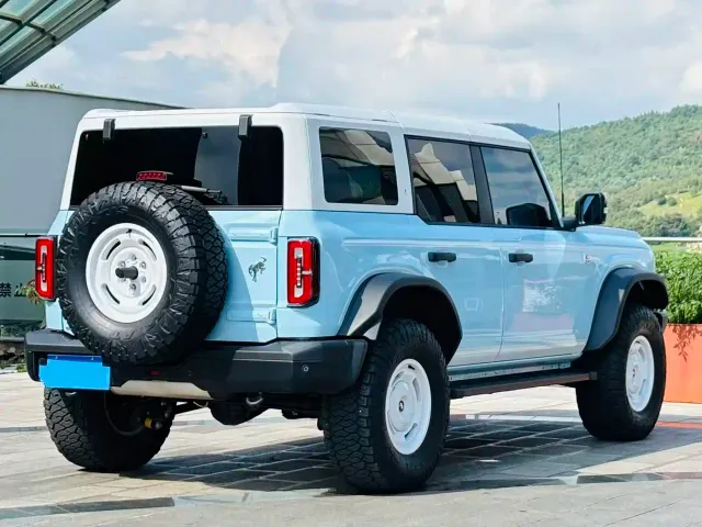Ford Bronco — Фото автомобиля 6