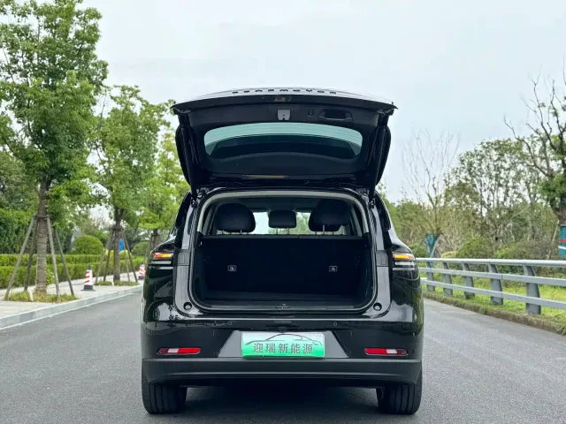 Leapmotor C10 — Фото автомобиля 15