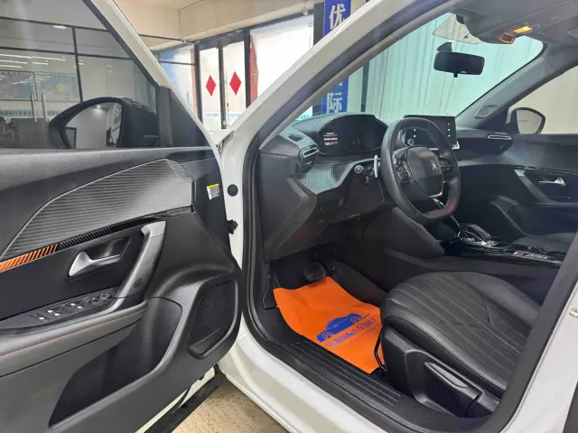 Peugeot 2008 — Фото автомобиля 7