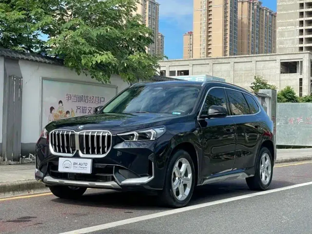Фотография автомобиля — BMW X1