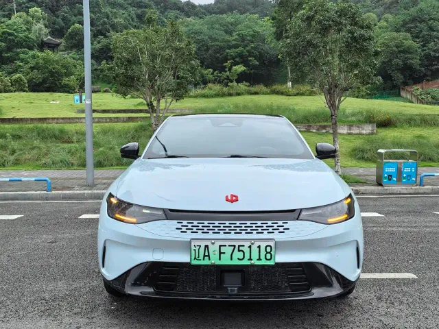 Leapmotor C01 — Фото автомобиля 2