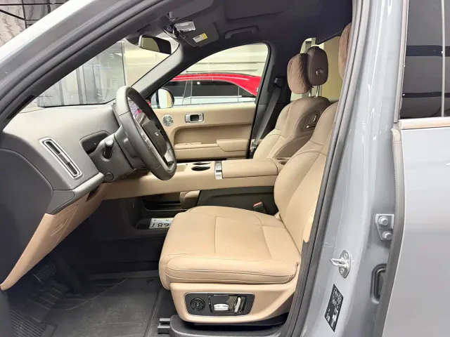 Li Auto L8 — Фото автомобиля 5