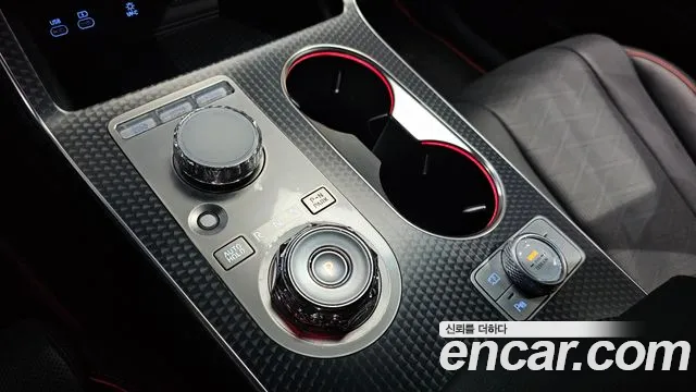 Genesis GV80 — Фото автомобиля 9