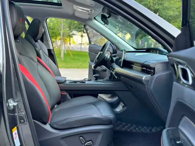 Changan Z6 — Фото автомобиля 9