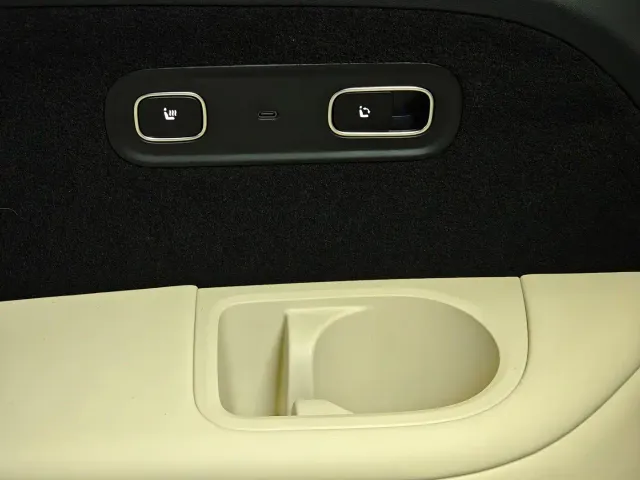 Li Auto L8 — Фото автомобиля 15