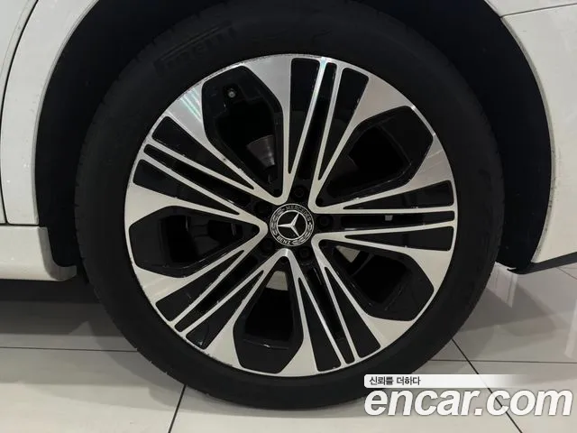 Mercedes-Benz E-Class — Фото автомобиля 5