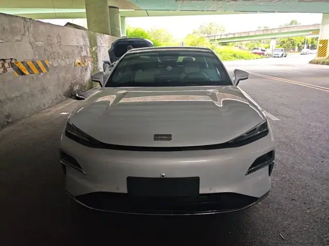 Geely Galaxy Xingyao 8 — Фото автомобиля 2