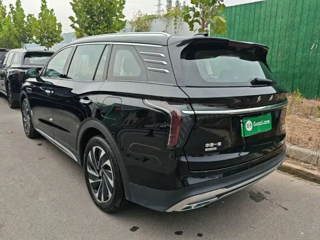 Hongqi HS7 PHEV — Фото автомобиля 4