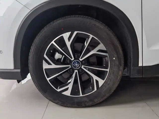 BYD Song Pro — Фото автомобиля 8