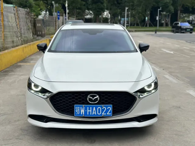 Mazda Axela — Фото автомобиля 5