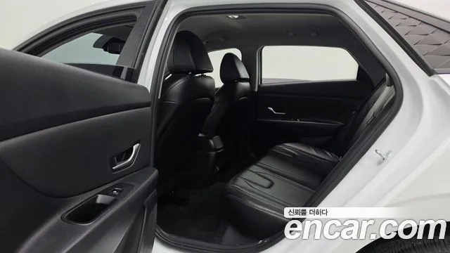 Hyundai Avante — Фото автомобиля 28