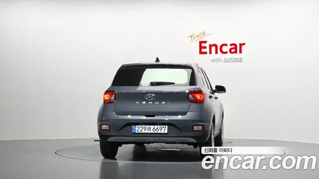 Hyundai Venue — Фото автомобиля 4