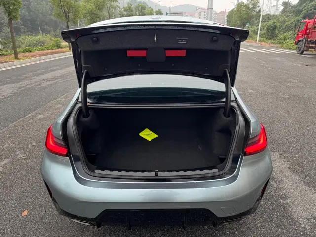 BMW 3 Series — Фото автомобиля 9