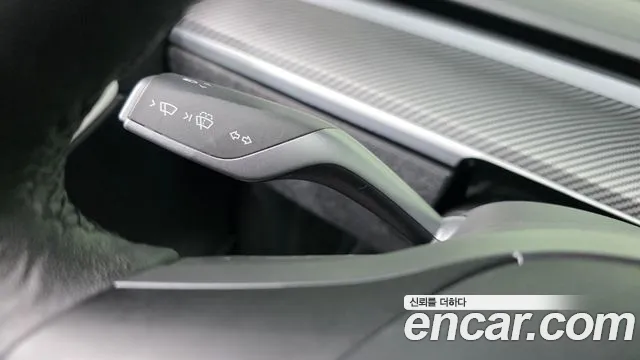 Tesla Model Y — Фото автомобиля 27