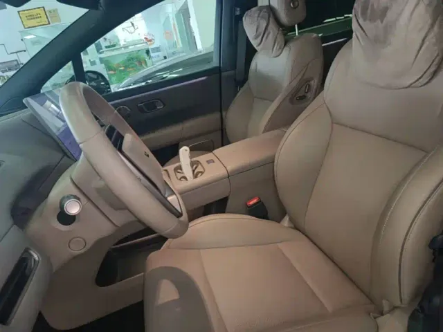 Li Auto i6 — Фото автомобиля 14