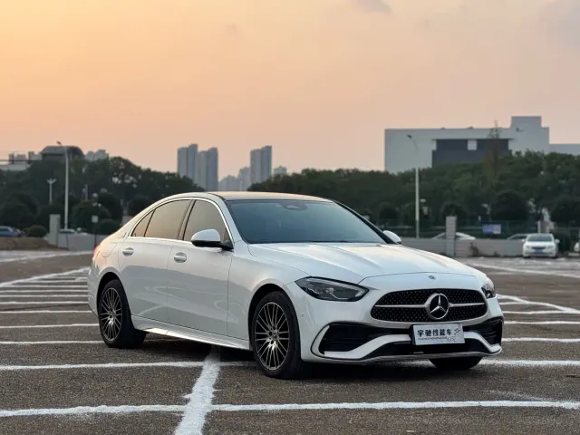 Mercedes-Benz C-Class — Фото автомобиля 3