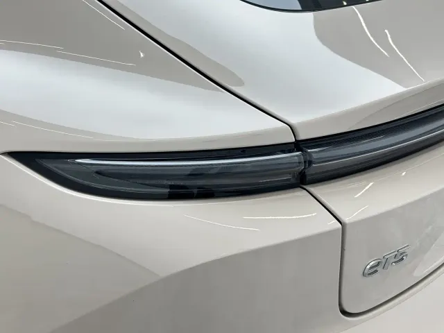 Nio ET5 — Фото автомобиля 16