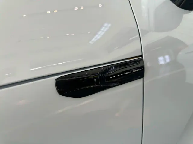 Geely Galaxy Galaxy E8 2024 665km RWD Starship Voyager Edition — Фото автомобиля 11