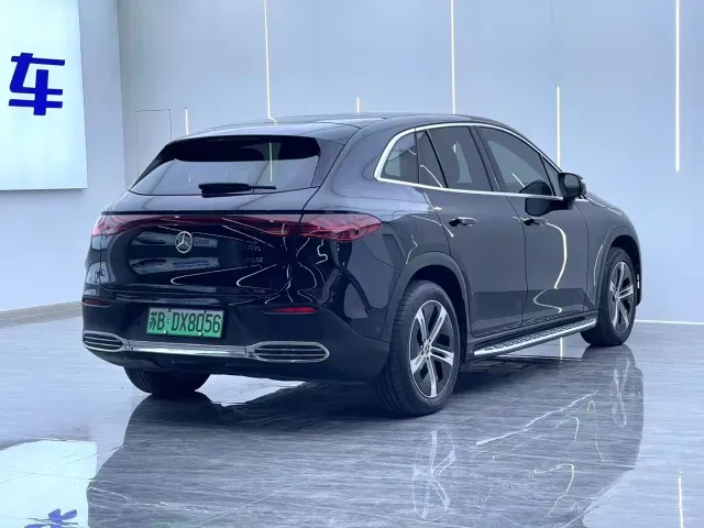 Mercedes-Benz EQE SUV — Фото автомобиля 4