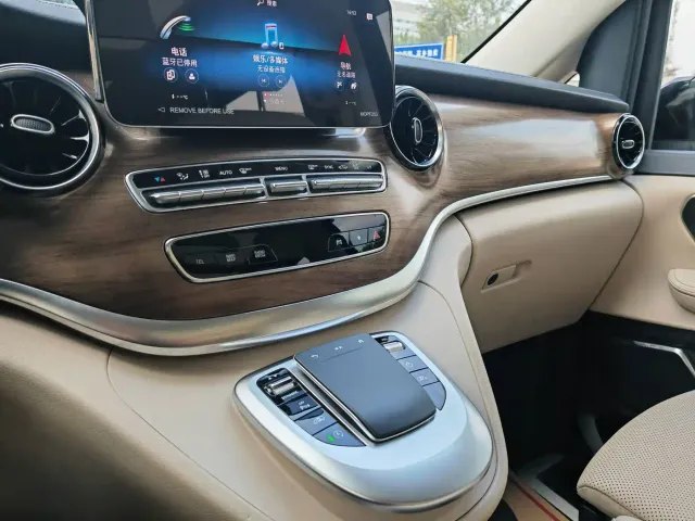Mercedes-Benz V-Class — Фото автомобиля 9
