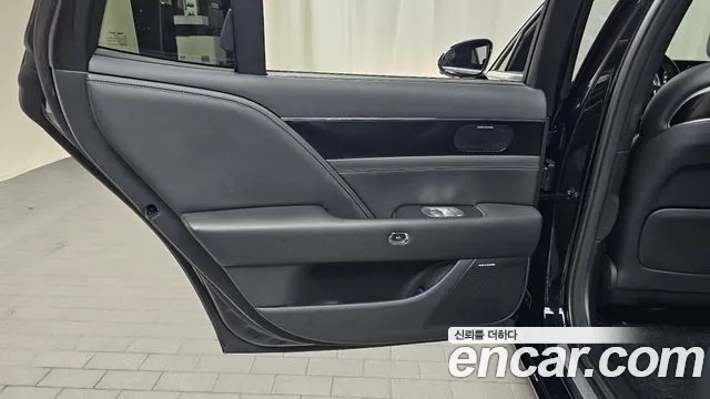 Genesis G90 Бензин 3.5 турбо AWD — Фото автомобиля 23