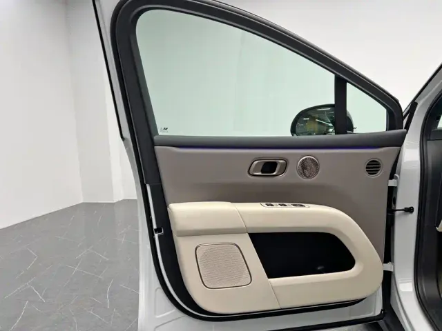 Li Auto i6 — Фото автомобиля 13