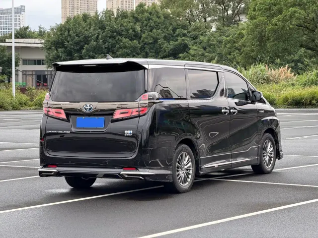 Toyota Vellfire — Фото автомобиля 6