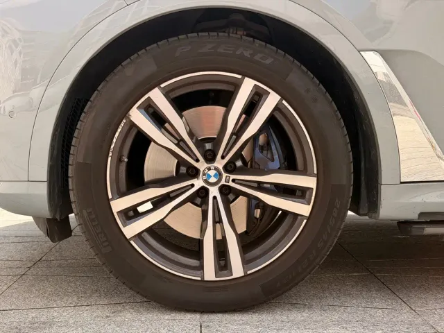 BMW X7 — Фото автомобиля 8