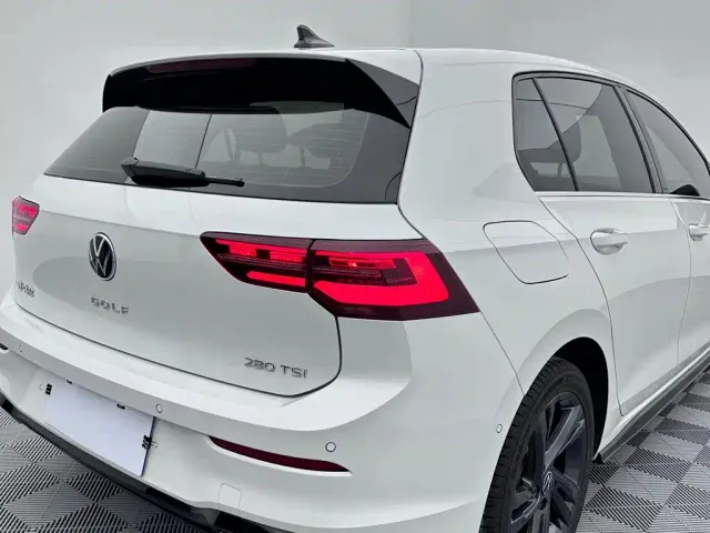 Volkswagen Golf — Фото автомобиля 9