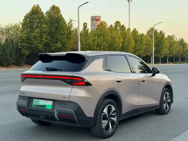 Changan Qiyuan Q05 — Фото автомобиля 7