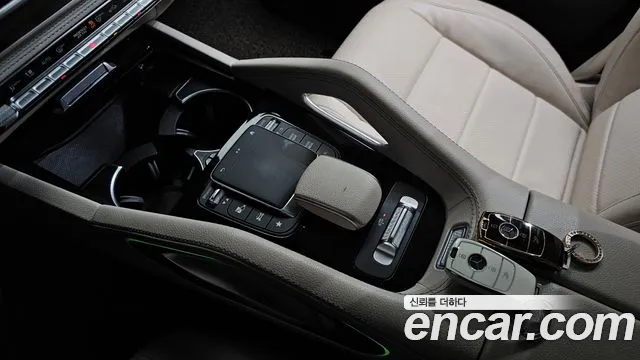 Mercedes-Benz GLE-Class — Фото автомобиля 22