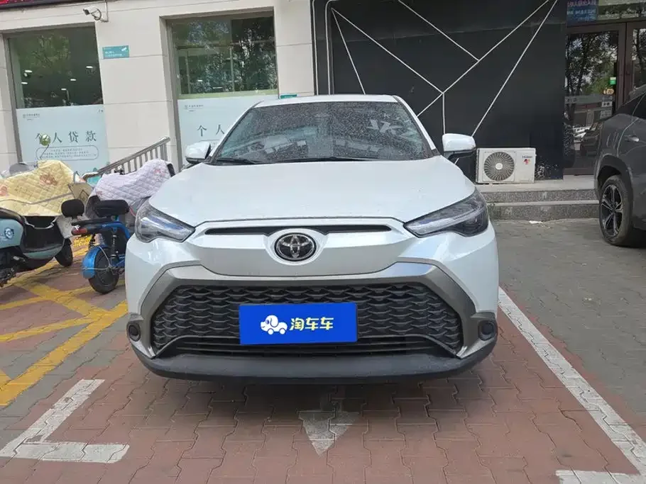Toyota Frontlander 2024 2.0L CVT Luxury Edition — Фото автомобиля 2