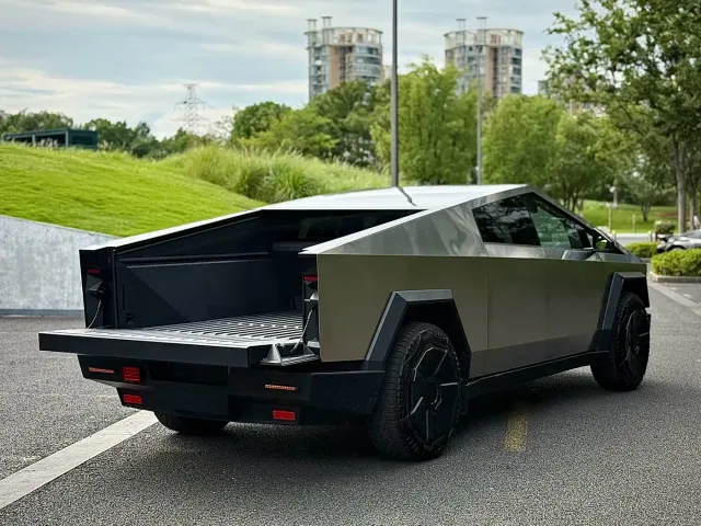 Tesla Cyber Off-Road Traveler — Фото автомобиля 23