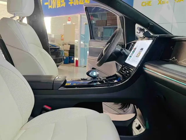 GAC Trumpchi M8 — Фото автомобиля 4