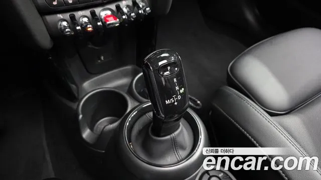 Mini Cooper Cooper Classic Plus Launch Pack — Фото автомобиля 5