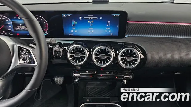 Mercedes-Benz A-Class — Фото автомобиля 13