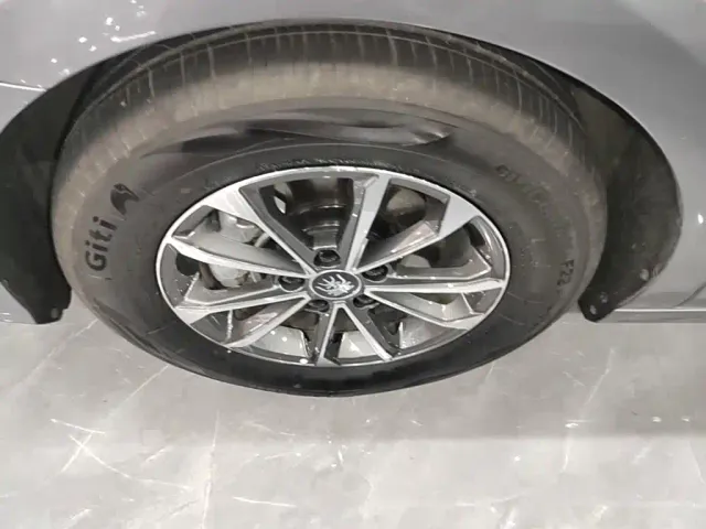 BYD Qin PLUS — Фото автомобиля 22
