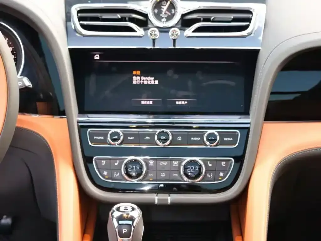 Bentley Bentayga 2024 4.0T V8 Long Wheelbase — Фото автомобиля 7
