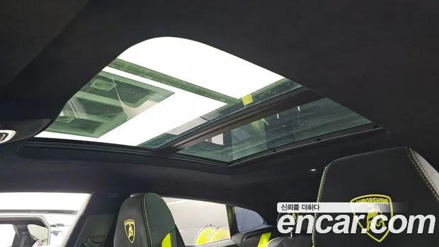 Lamborghini Urus — Фото автомобиля 17