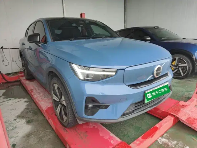 Volvo C40 — Фото автомобиля 3