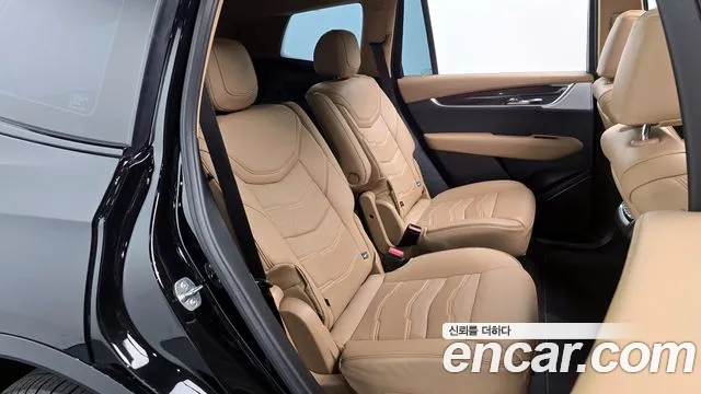 Cadillac XT6 — Фото автомобиля 12
