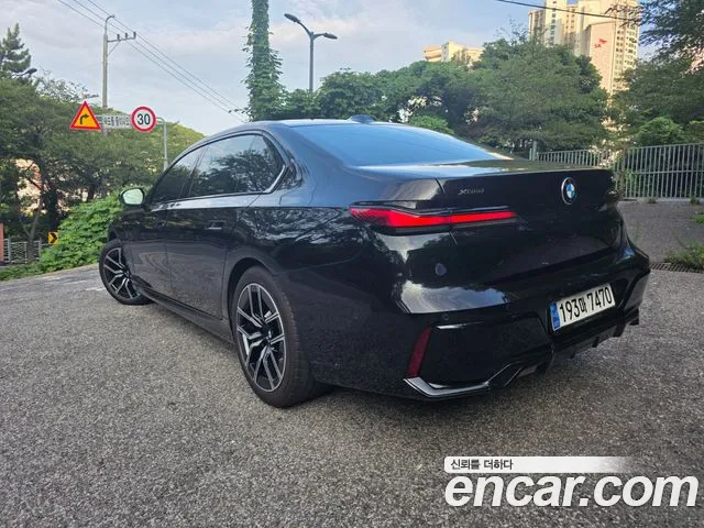 BMW 7-Series 7 серия (G70) 740i xDrive M Sport — Фото автомобиля 2