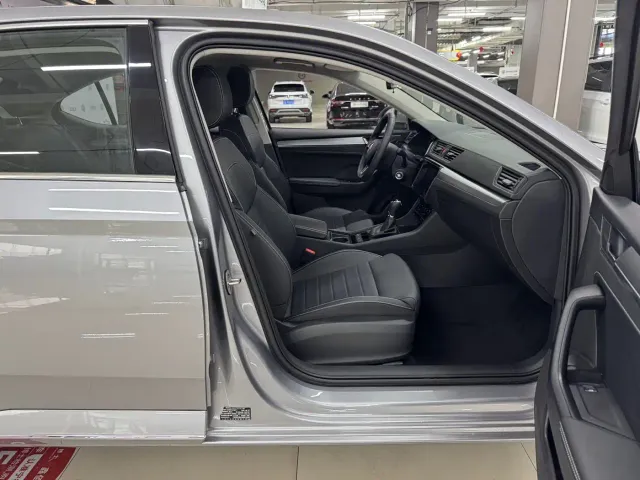 Skoda Superb — Фото автомобиля 13