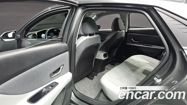 Hyundai AVANTE Avante (CN7) — Фото автомобиля 11