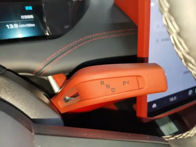 Xiaomi SU7 — Фото автомобиля 13