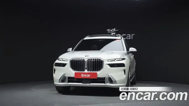 BMW X7 — Фото автомобиля 3