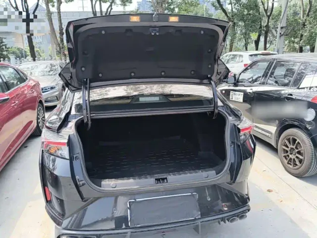 Dongfeng Yixuan — Фото автомобиля 18