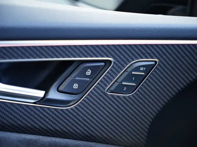 Audi RS Q8 — Фото автомобиля 18