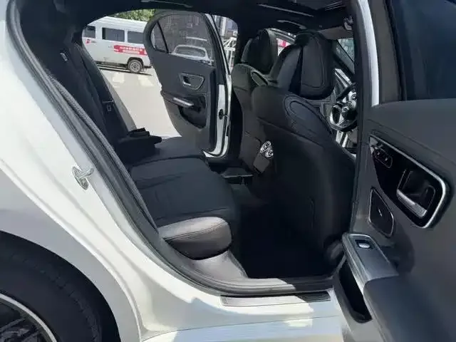 Mercedes-Benz C-Class — Фото автомобиля 8