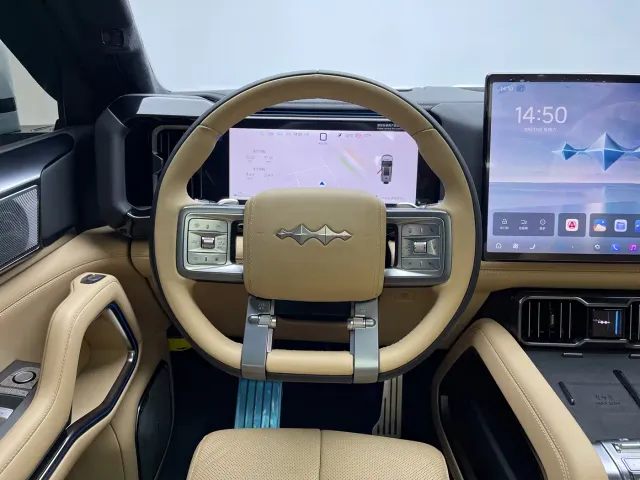BYD FangChengBao Leopard 8 — Фото автомобиля 12